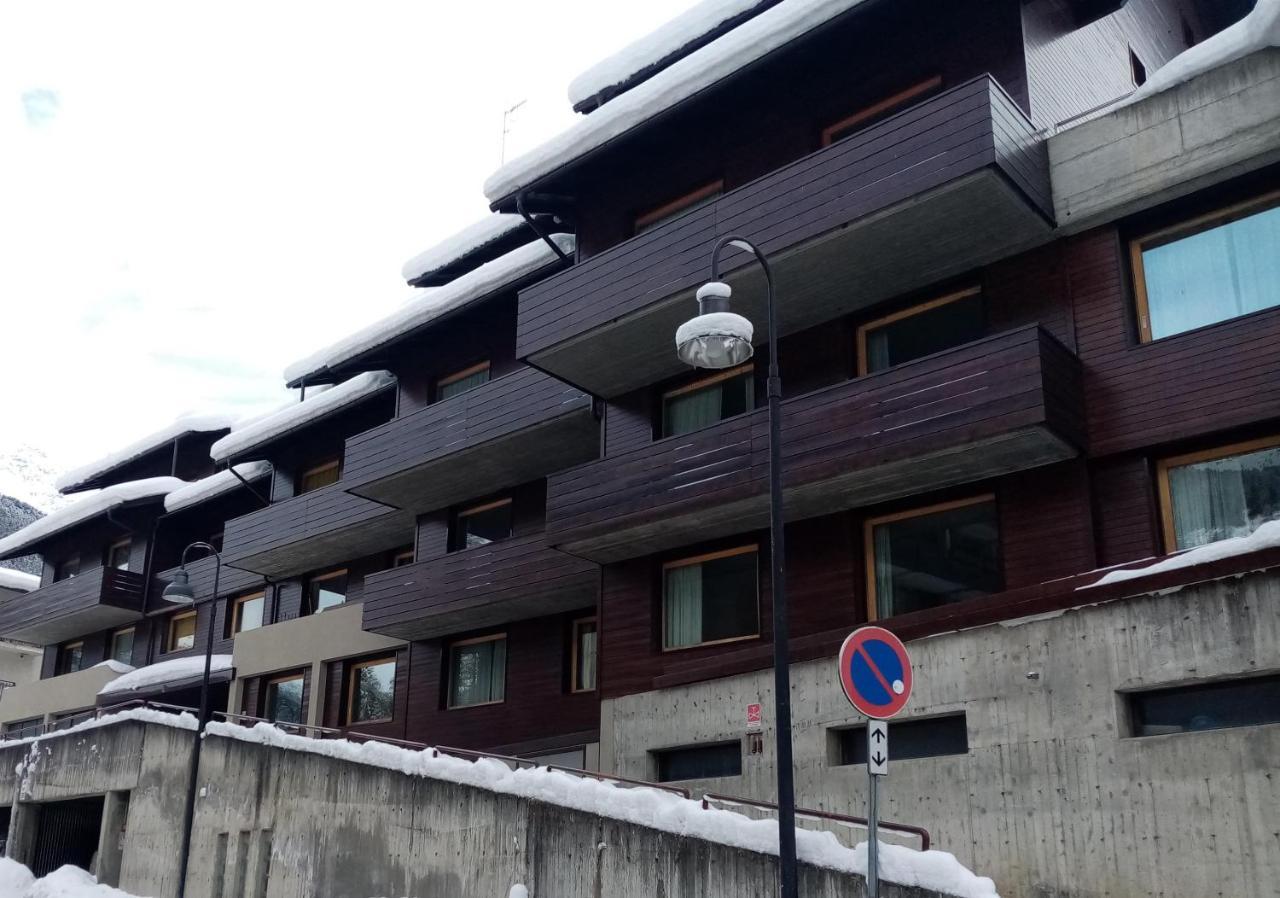 Comodo Alloggio Con Accesso Diretto Alle Piste Santa Caterina Valfurva Exterior photo